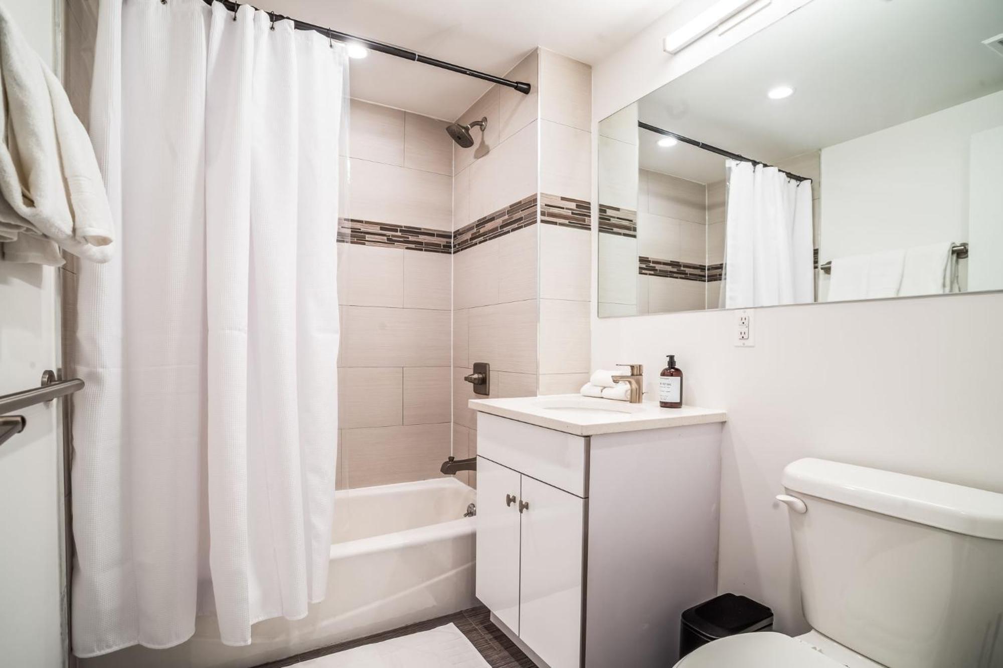 Modern 2-Br With Southern Views New York City Exterior photo